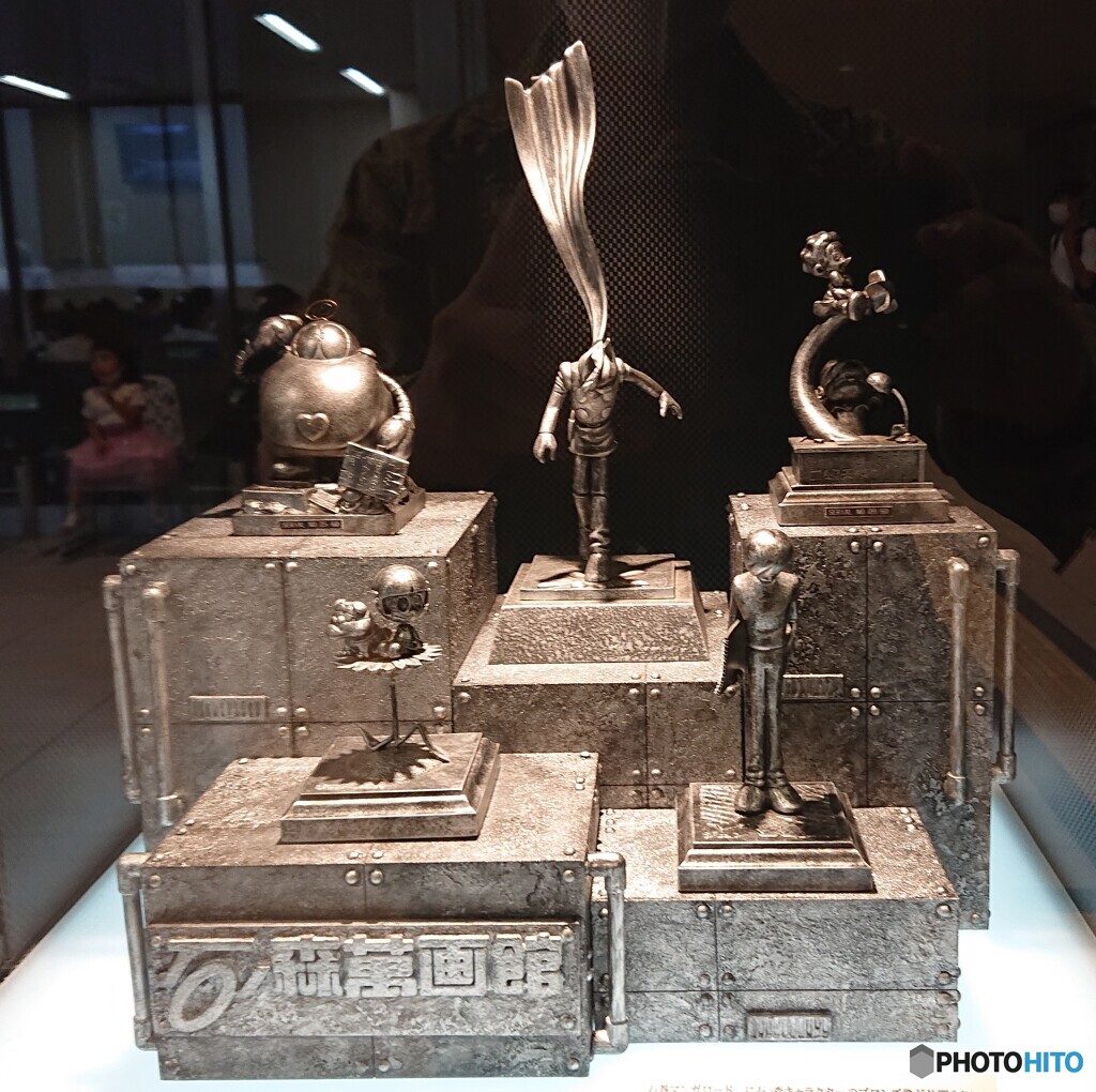 「石ノ森萬画館」のオブジェ