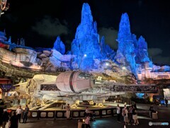 夜のミレニアムファルコン号