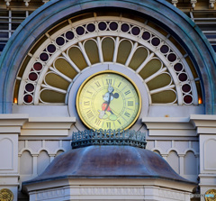 ディズニーランドステーションの時計台