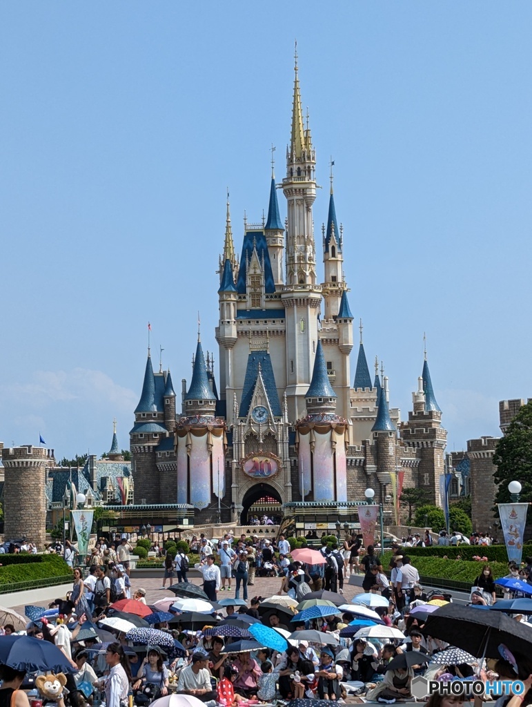 ア・ツ・イ　シンデレラ城