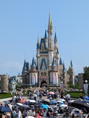 ア・ツ・イ　シンデレラ城