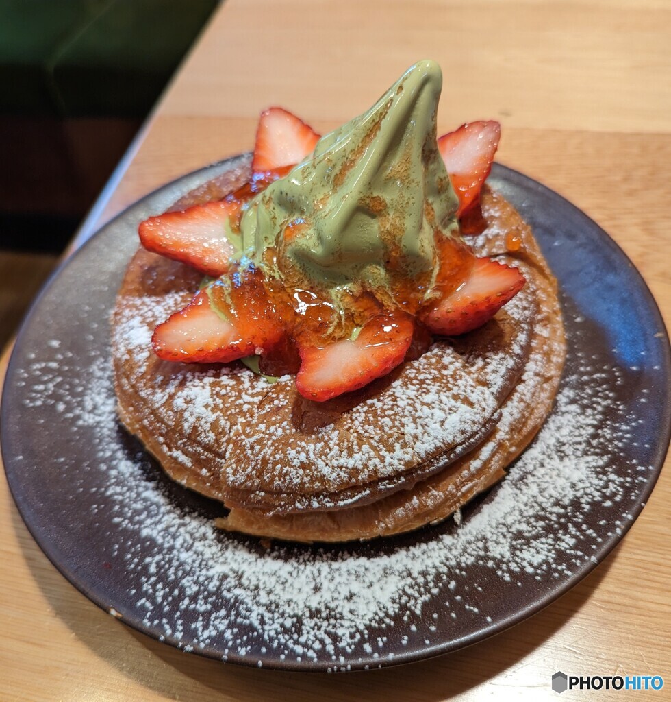 シロノワール極み苺づくし抹茶ソフト
