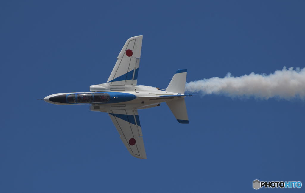 背中を見せる６番機