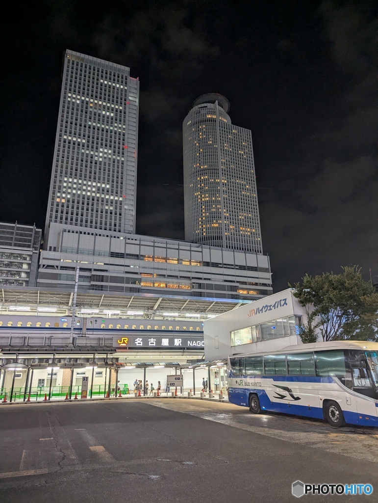 夜の名古屋駅