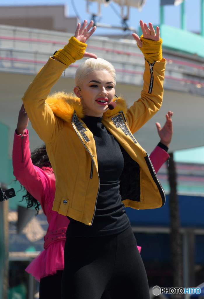 SINGER