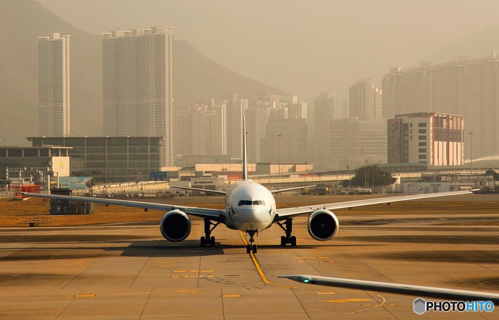 香港空港にて。