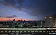 岡山駅の夜明け