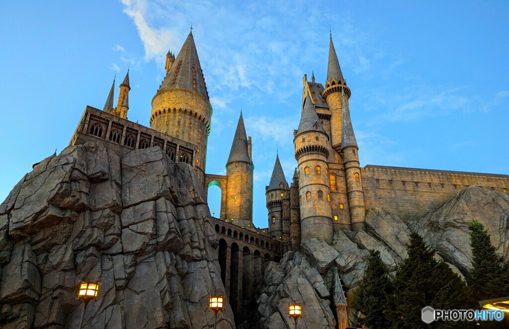 夕刻のホグワーツ城