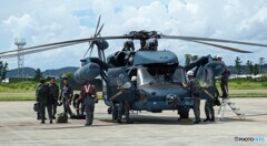 UH-60Jを整備中