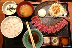 「うし寅」の牛カツ定食