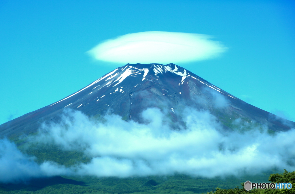 梅雨の晴れ間のレンズ雲(出品用）