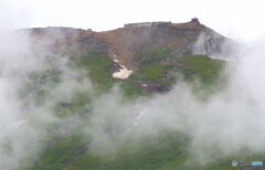 御嶽山頂を望む
