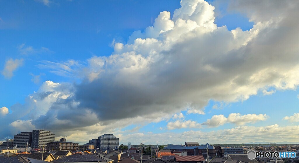 まだまだ夏の雲