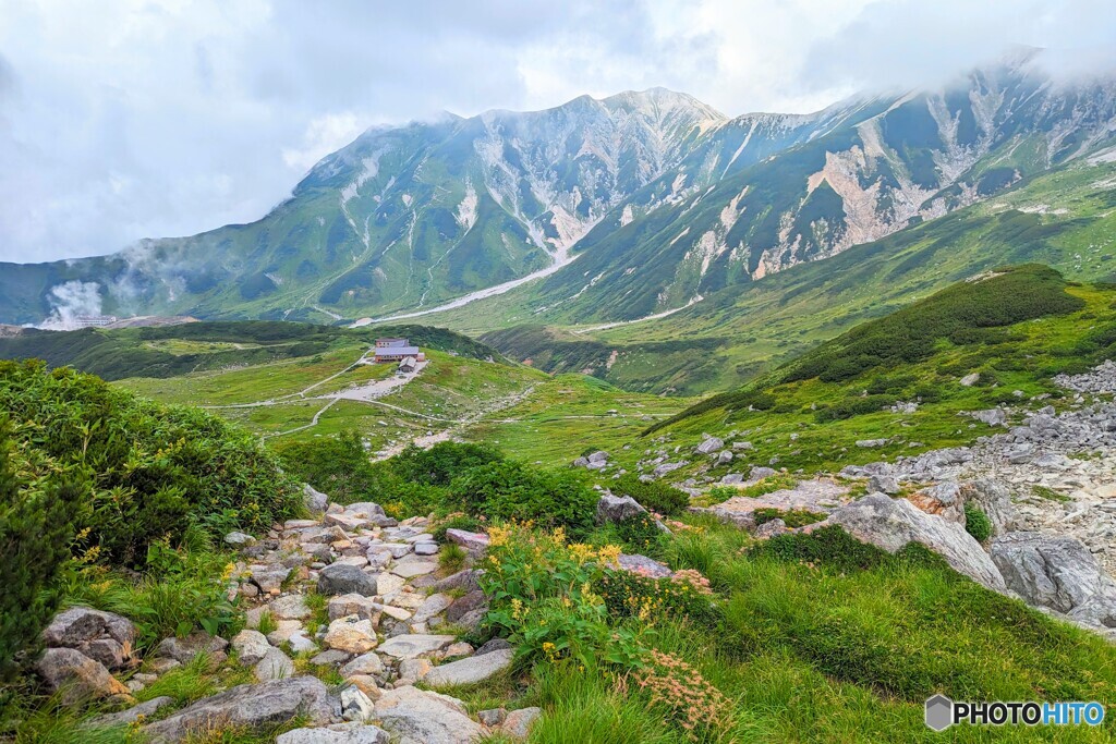 眼下の室堂山荘