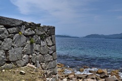 萩城跡の石垣と日本海