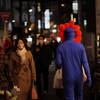 ミャクミャク、夜の街に消える