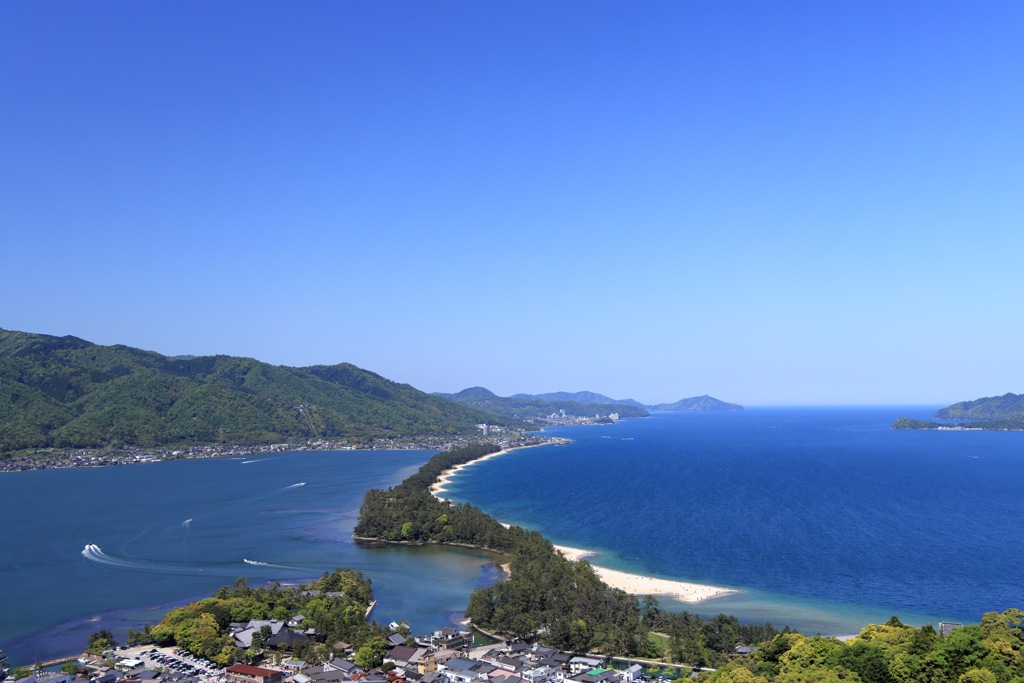 青い空と青い海