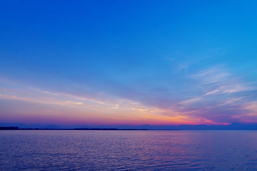 琵琶湖　夜明け 1