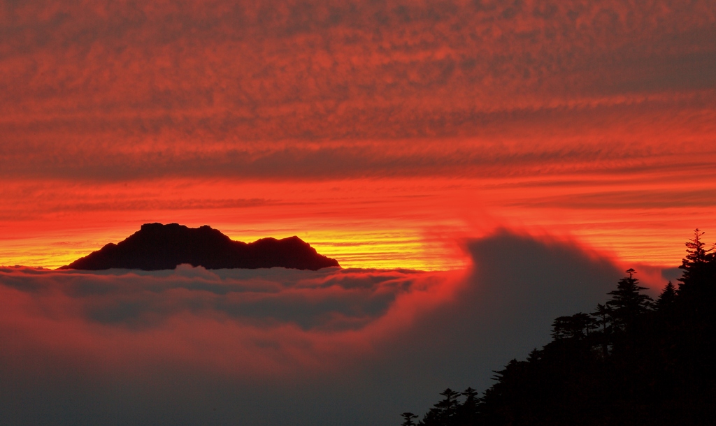 荒ぶる雲海