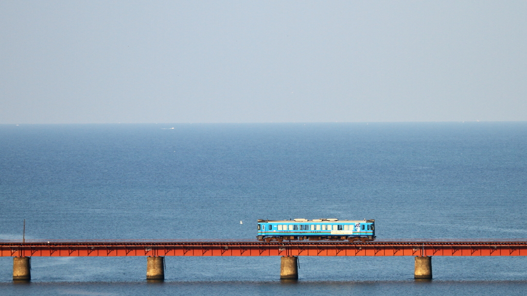 海を走る列車