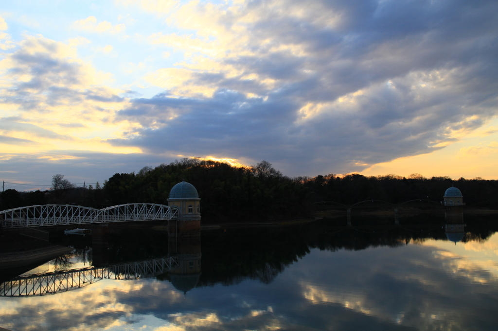 多摩湖の夕景