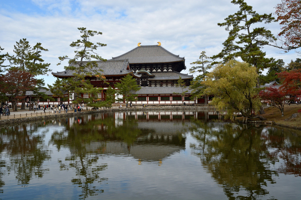 鏡池から見た東大寺