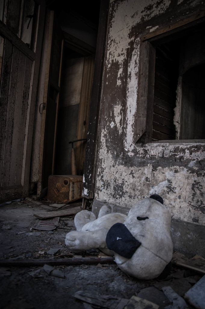 破壊　⑦　＜※注　刺激描写です＞