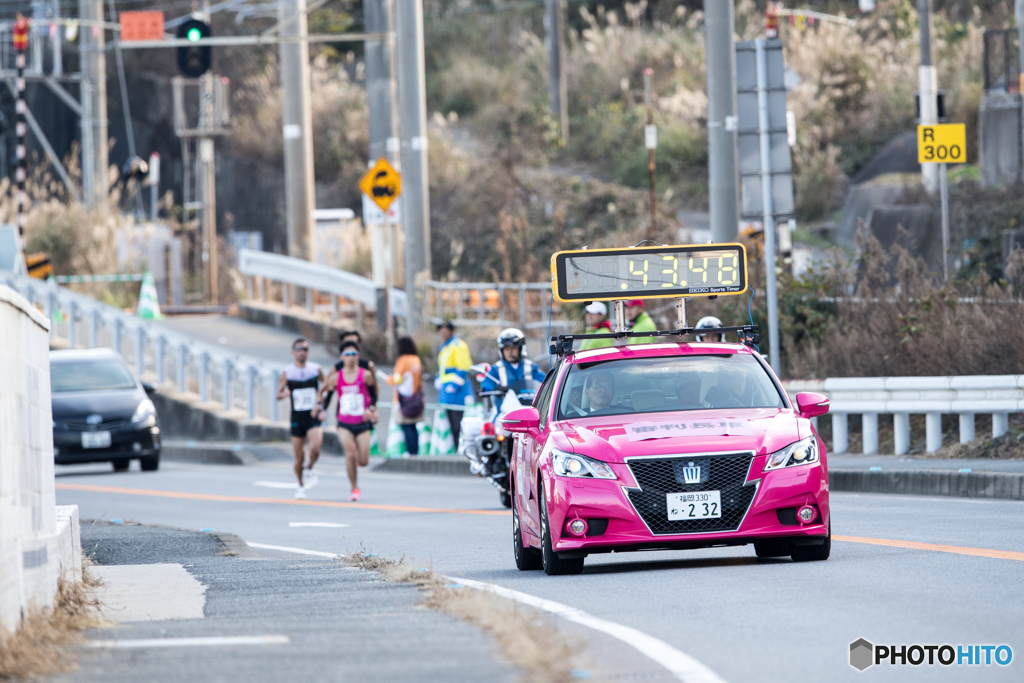 ピンクの先導車