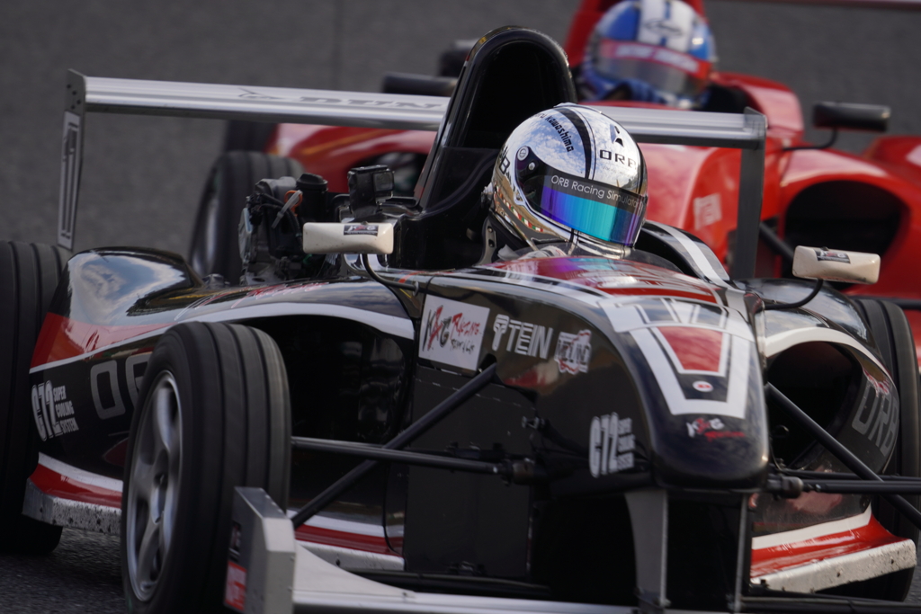 2021鈴鹿クラブマンFエンジョイ　ヘルメットに映るは晴天　河島選手