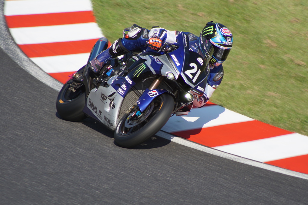 2016鈴鹿８耐 ヘアピン