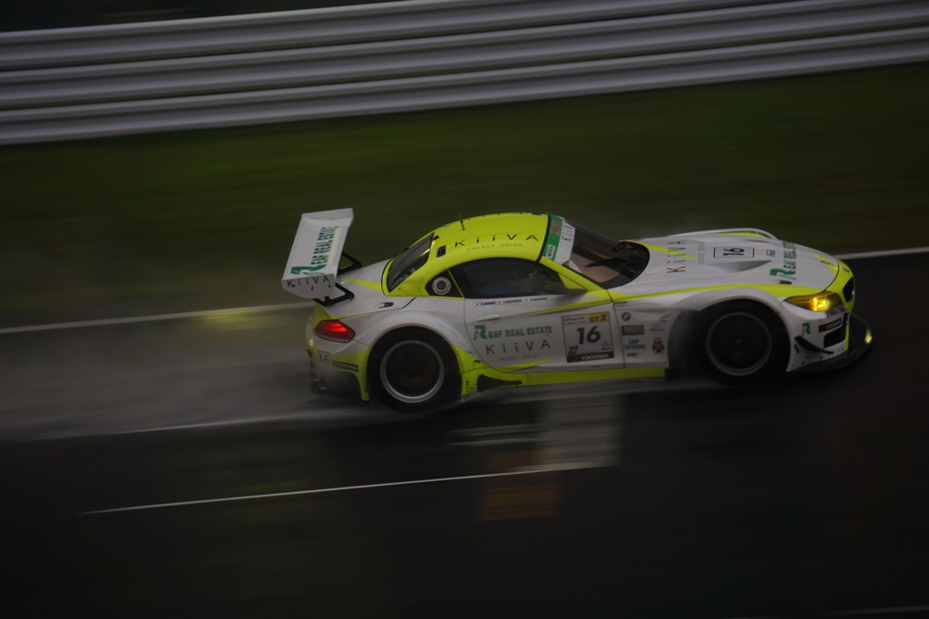 2016 r3 S耐 BMW　雨のストレート
