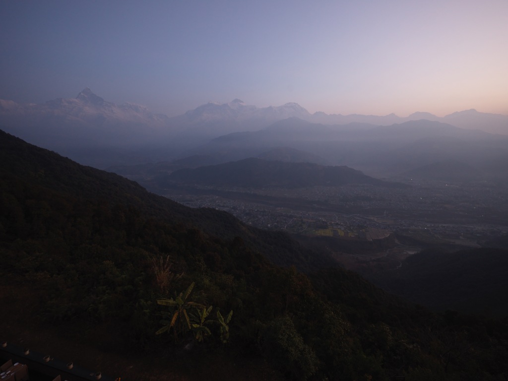 夜明けのヒマラヤ山脈
