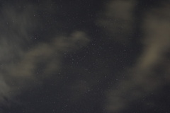 雲の合間に
