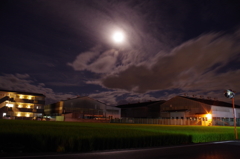 風の強い日の夜空