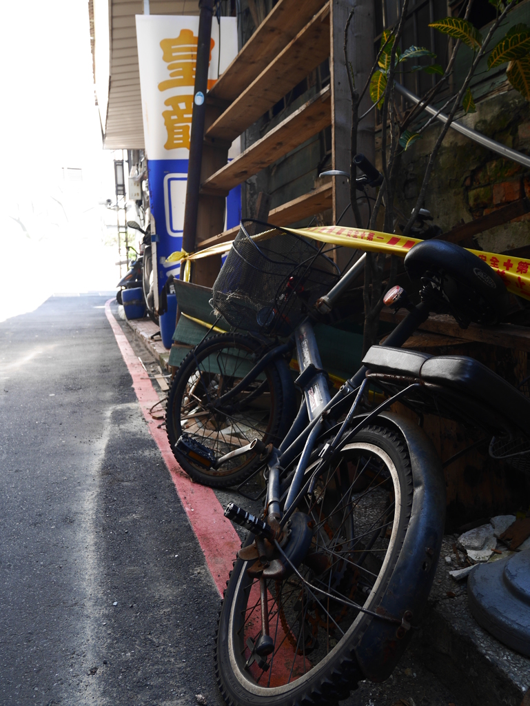 立ち入り禁止の自転車