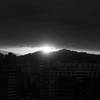 隙間から夕陽