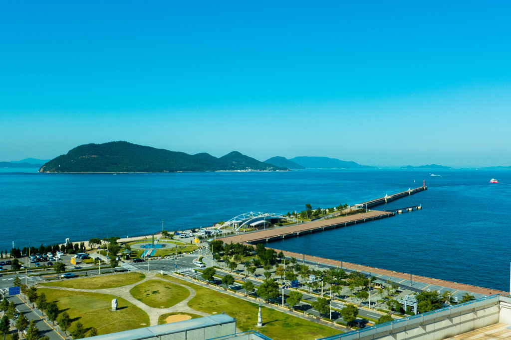 サンポート高松からの海景色