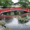 湧玉池と赤い橋