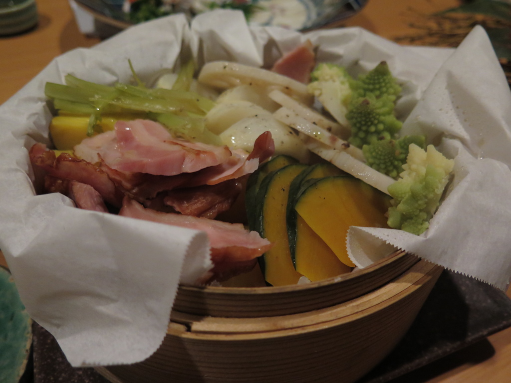 野菜とお肉を蒸したもの。