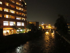 夜の高山市街にて。