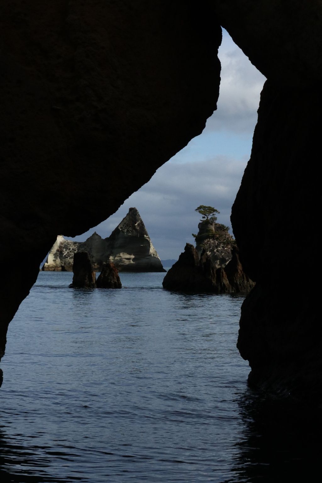 奥松島嵯峨渓遊覧船より