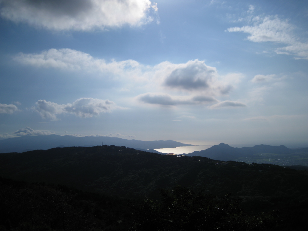 遠くの海