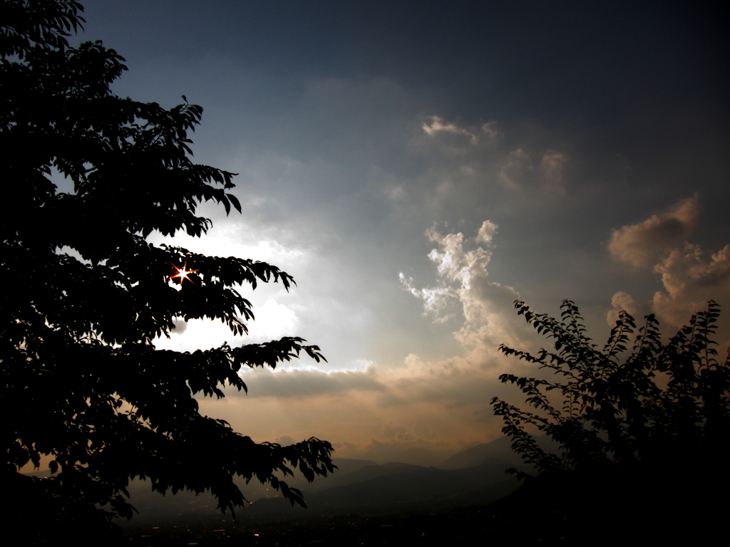 山の上の夕暮れ