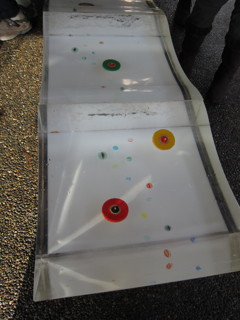 バス停のベンチ。