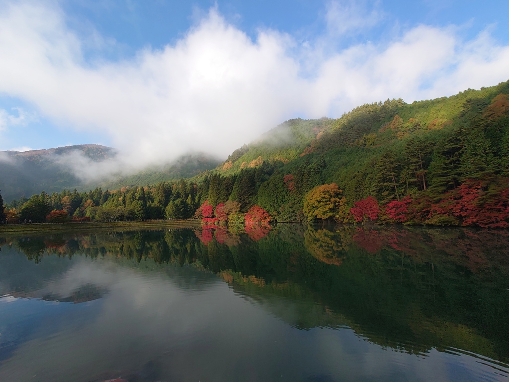 南伊奈ヶ湖、雨のち晴れ