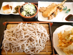湯上がりに焼き鳥３種を追加して、ビールは我慢。（泣）