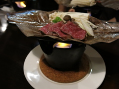 飛騨牛の朴葉味噌ステーキ。