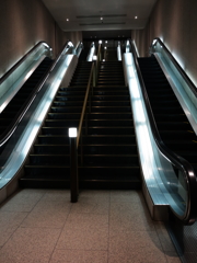 エスカレーターか・・・階段か・・・