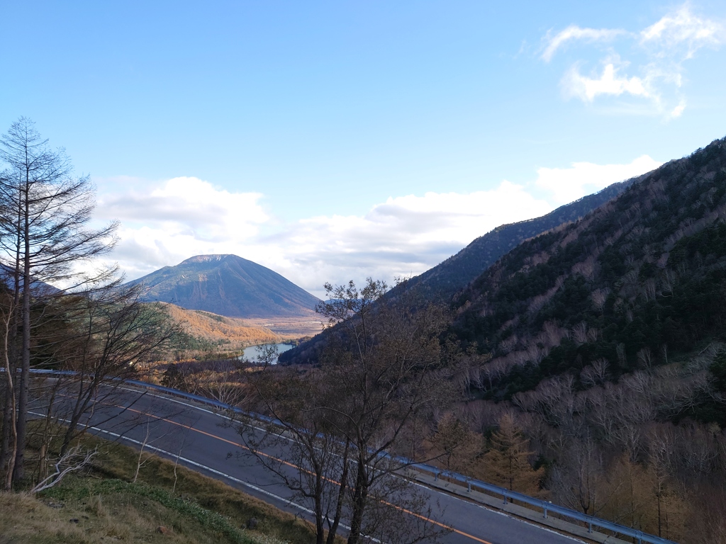 男体山と中禅寺湖