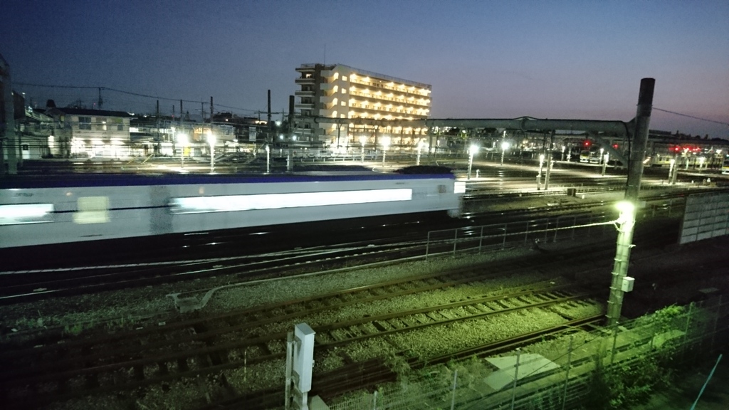 特急通過